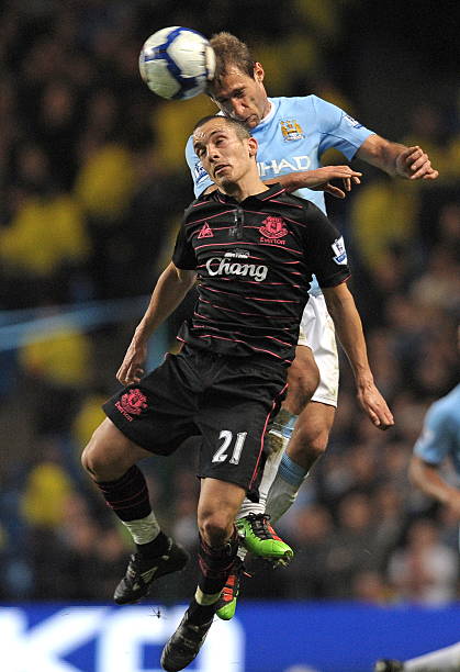 他们各自承 他们各自承